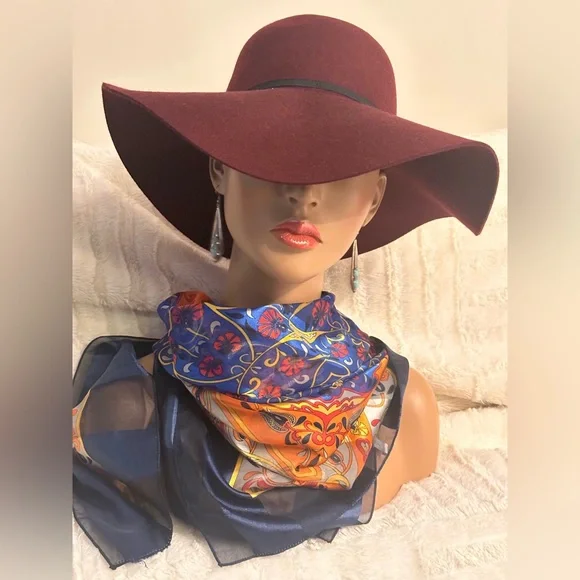 Old Navy Ladies Wide Brim Floppy Hat - Picture 2 of 6